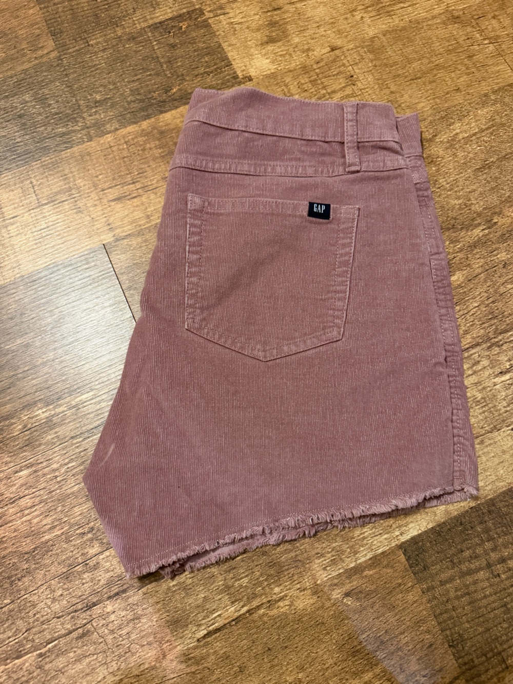 GAP Women’s Mauve Corduroy Shorts - size 4